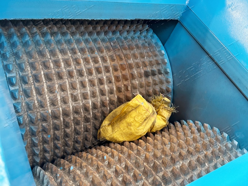 結(jié)塊物料破碎機 輥齒細(xì)節(jié)